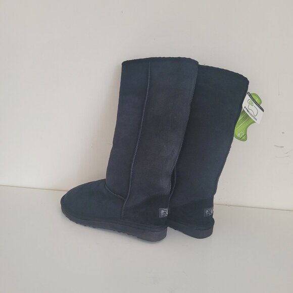 UGG Women's Classic Tall II Winter Boot. - Picture 3 of 10
